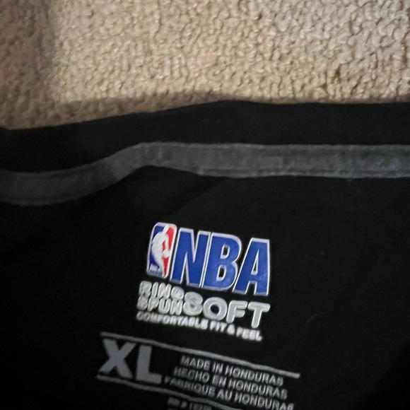 Cavs official t shirt - Picture 2 of 3